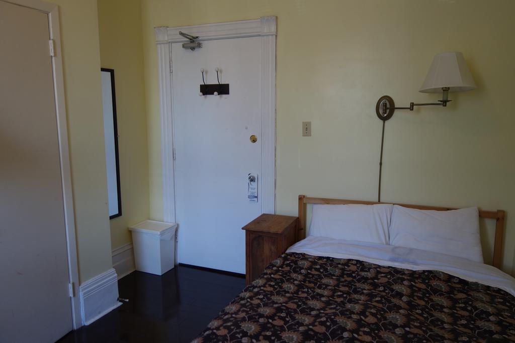 Spadina 11 Guesthouse Toronto Rom bilde