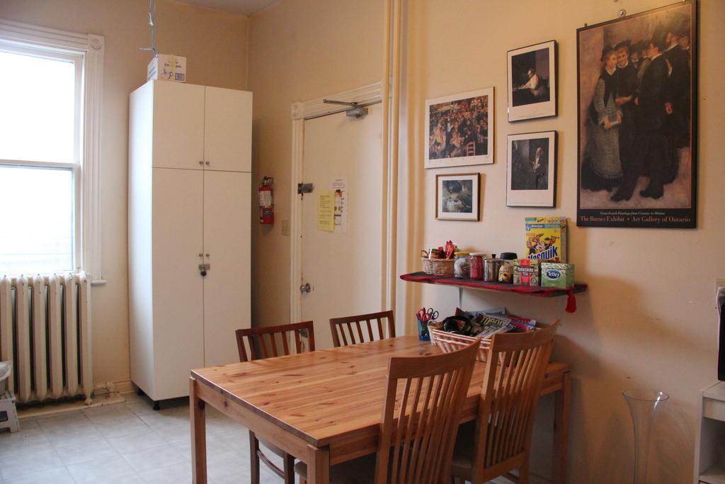 Spadina 11 Guesthouse Toronto Eksteriør bilde