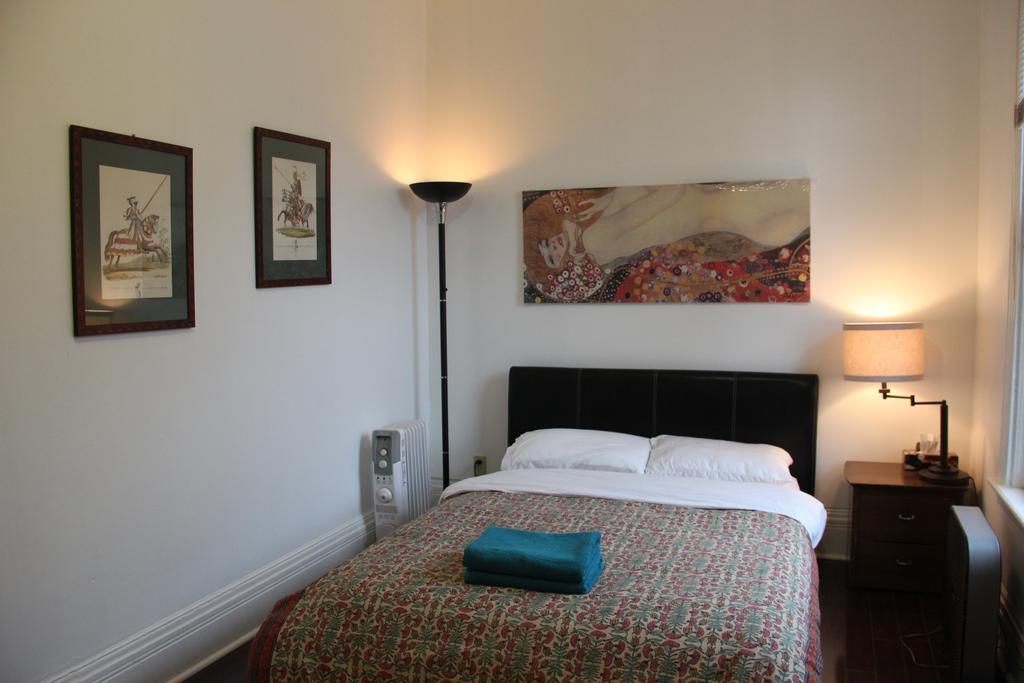 Spadina 11 Guesthouse Toronto Rom bilde