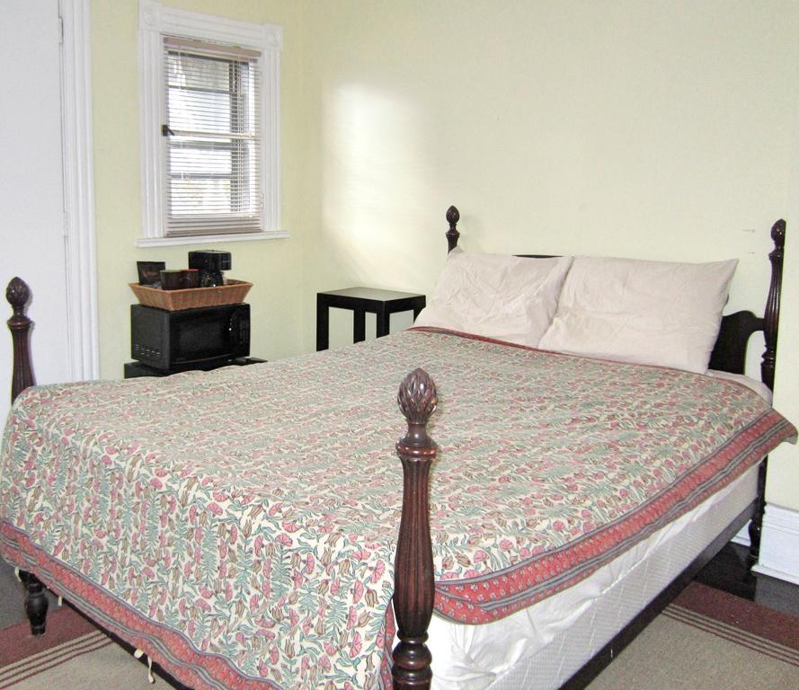 Spadina 11 Guesthouse Toronto Eksteriør bilde