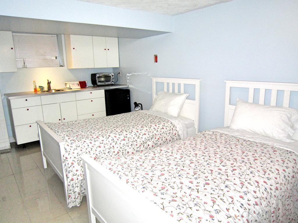 Spadina 11 Guesthouse Toronto Eksteriør bilde
