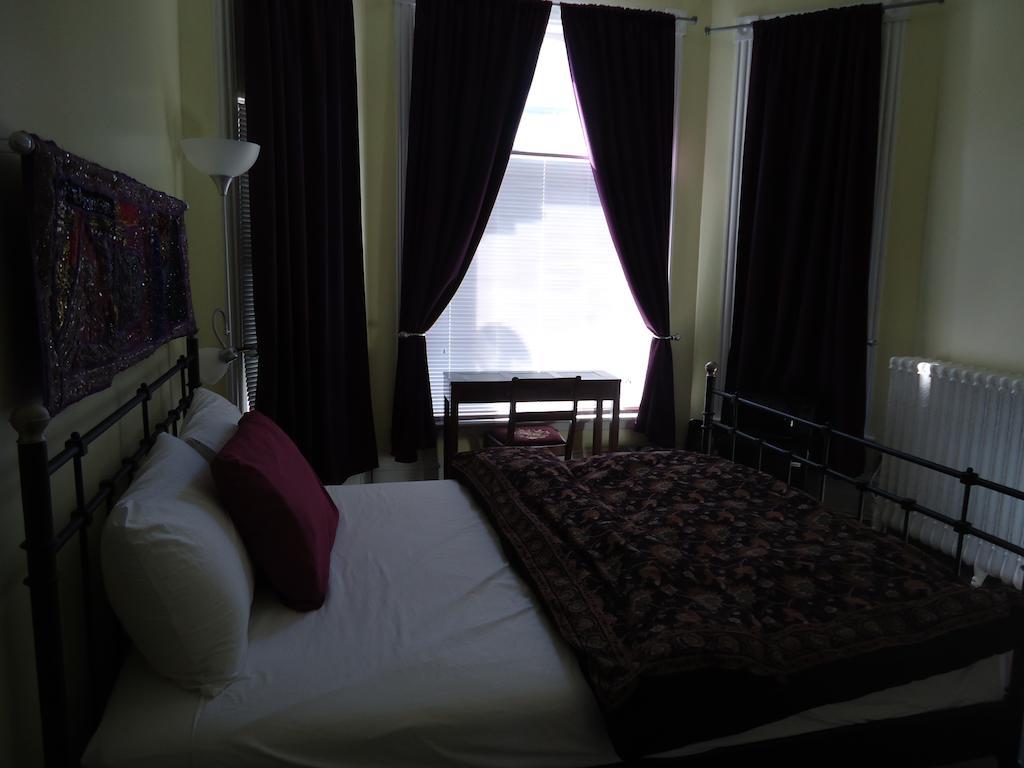 Spadina 11 Guesthouse Toronto Eksteriør bilde