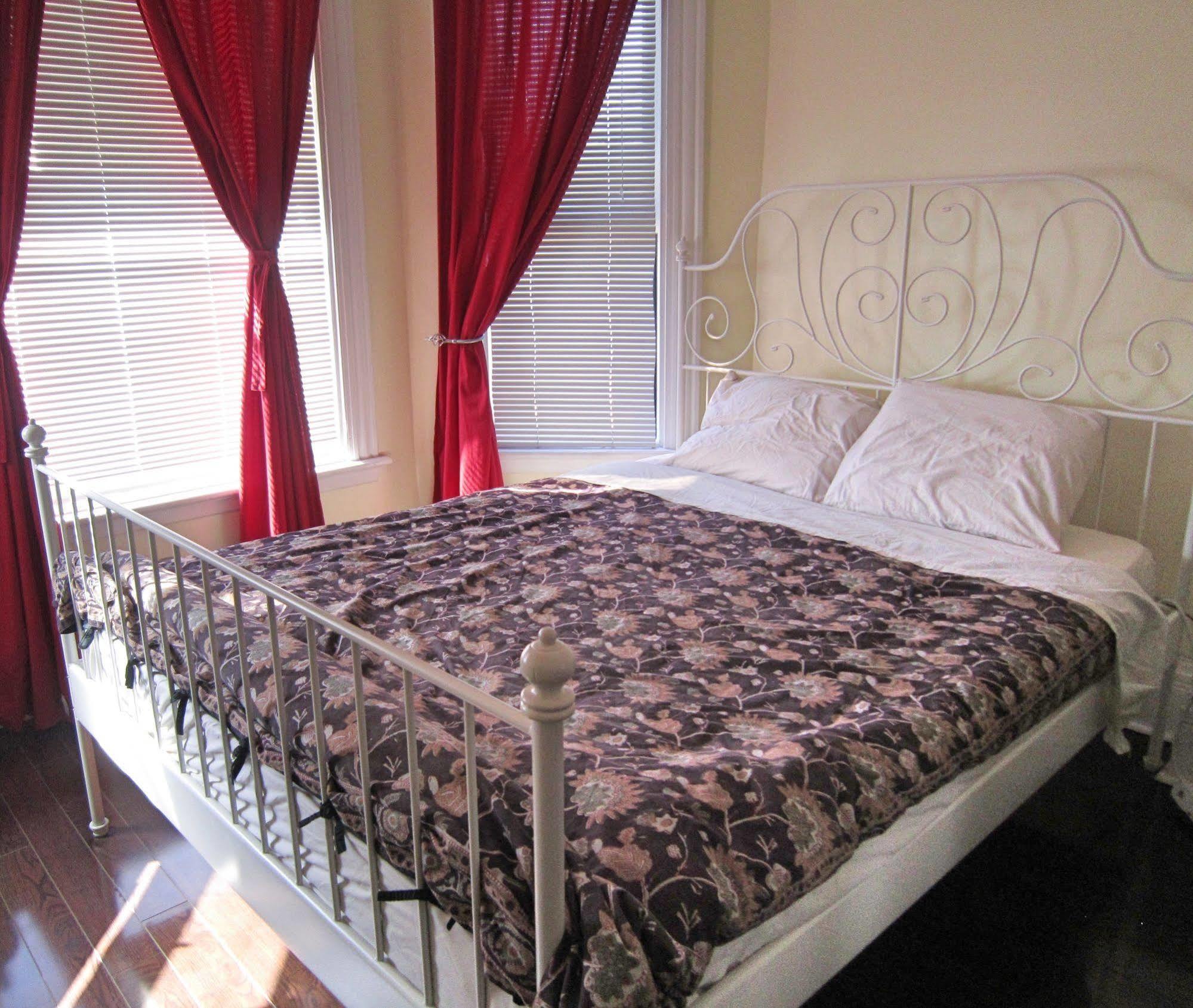Spadina 11 Guesthouse Toronto Eksteriør bilde