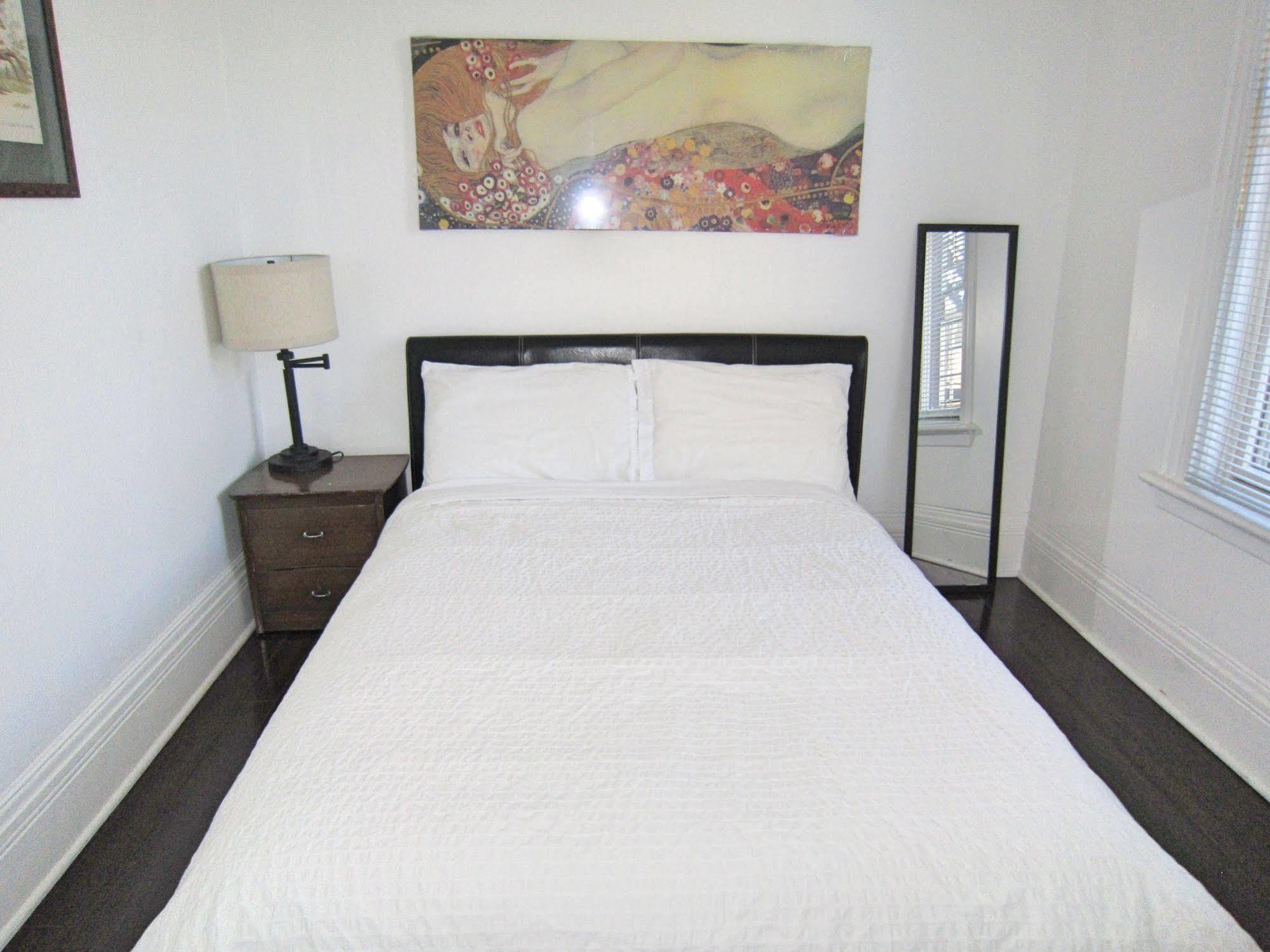 Spadina 11 Guesthouse Toronto Eksteriør bilde