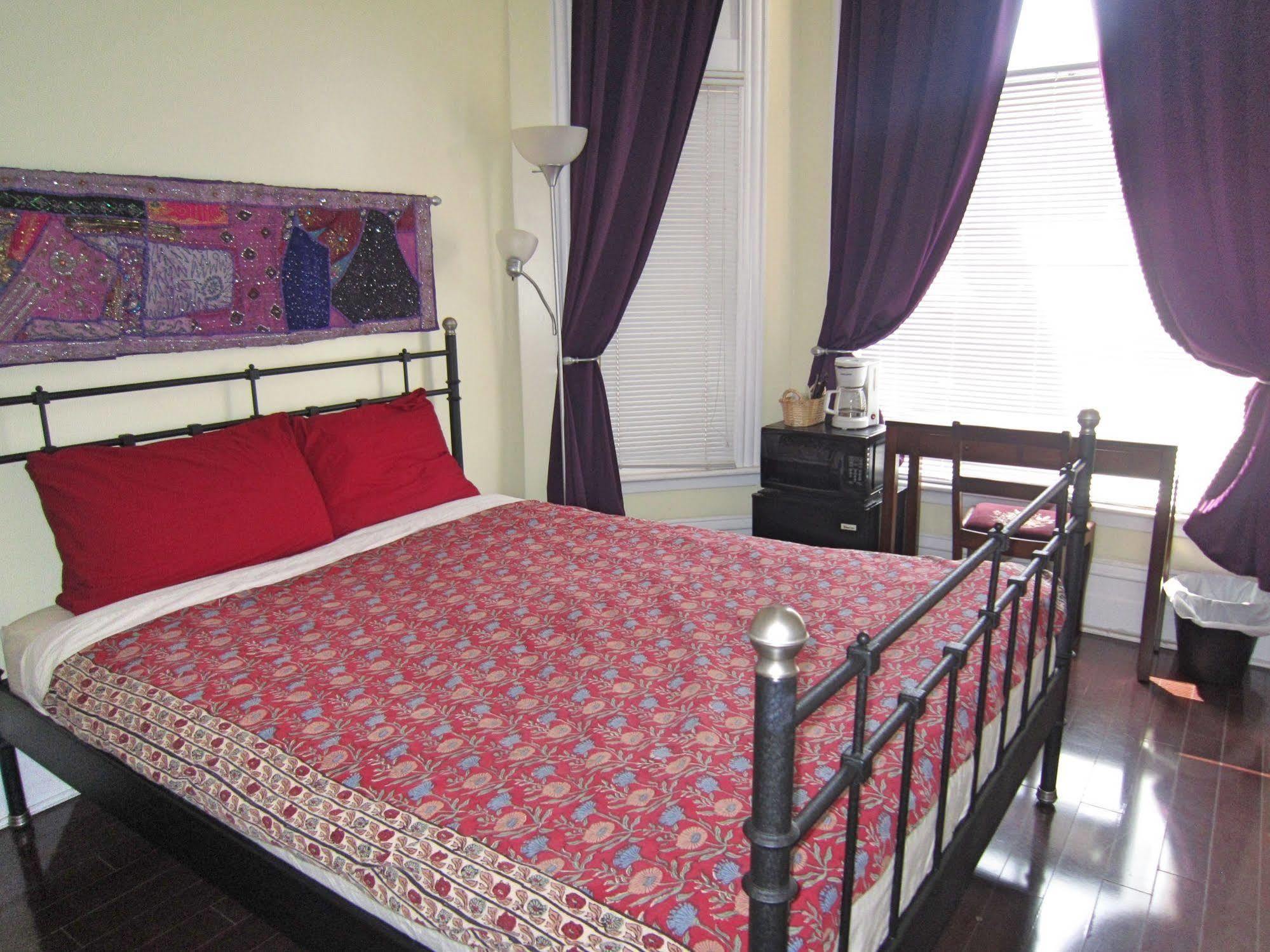 Spadina 11 Guesthouse Toronto Eksteriør bilde